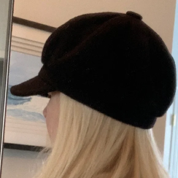 Black Newsboy Cap - Picture 2 of 11